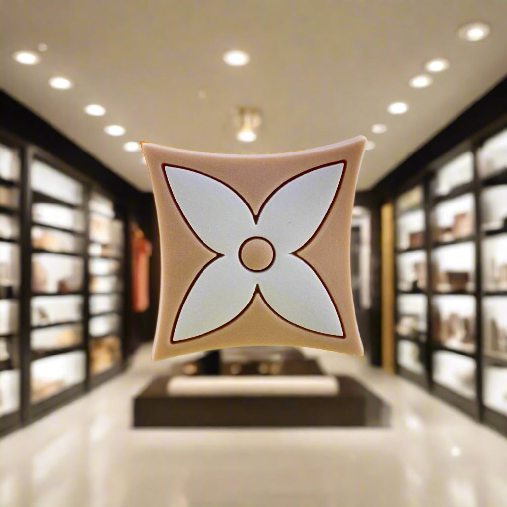 Leaf Lv Charm