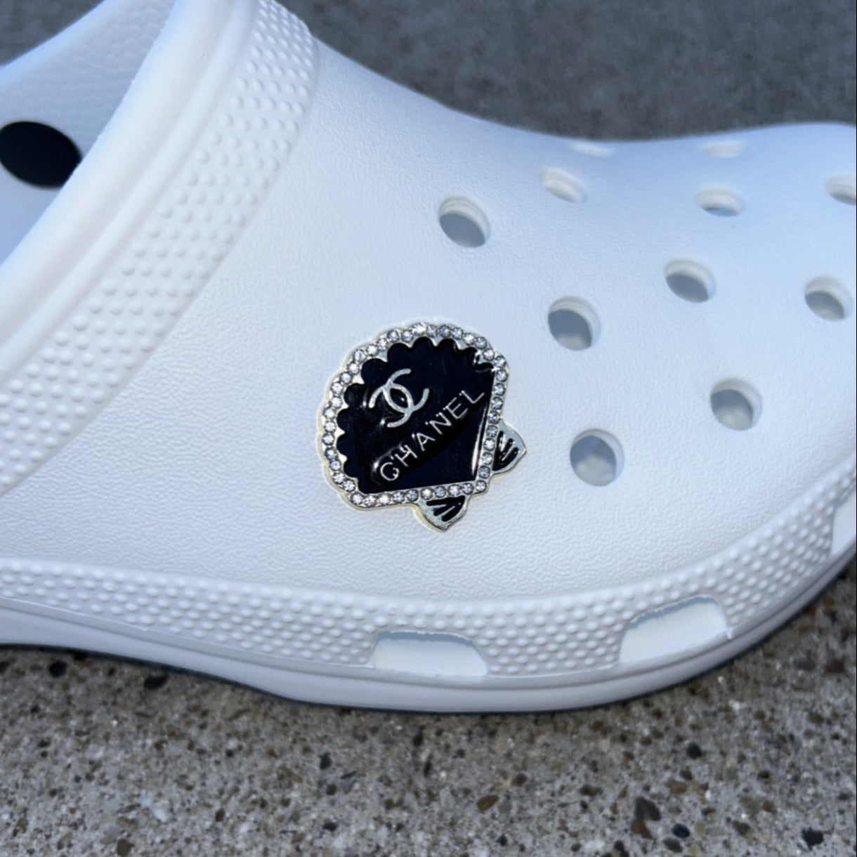 Seashell CC Bling Croc Charm