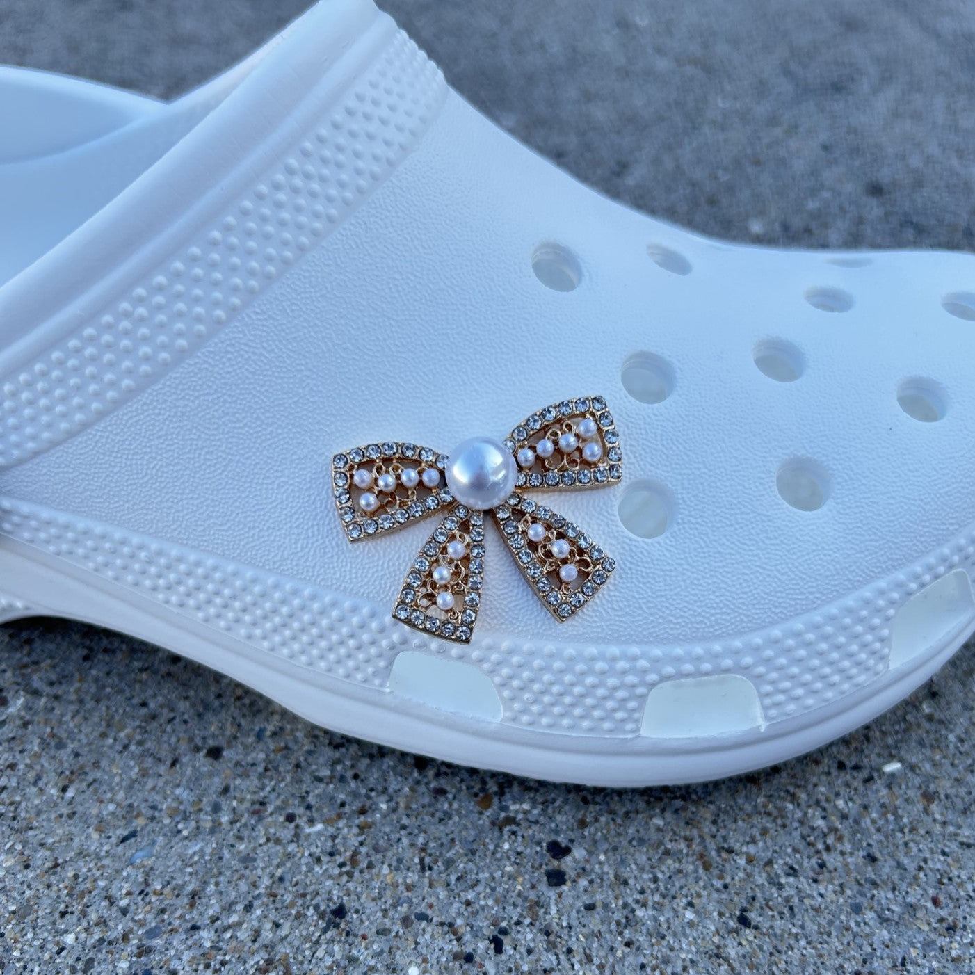 Pearl & Diamond Bow Bling Croc Charm